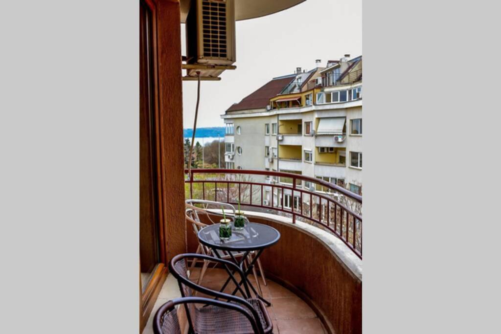 Sea View Apartment Next To Sea Garden And Beach 瓦爾納 外观 照片